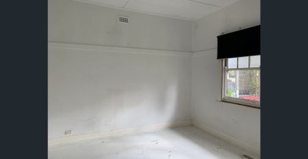 THREE BEDROOM HOUSE - Photo 5