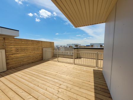 For Lease - 131 Honeycrisp Crescent Unit# TH215, Vaughan, Ontario - Photo 3