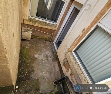 2 bedroom end of terrace house to rent - Photo 6