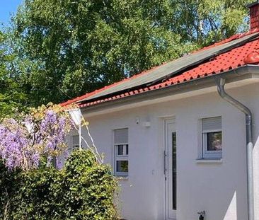 Freundliches Einfamilienhaus im Grünen mit Garten - Foto 1