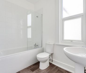 2 bedroom maisonette to rent - Photo 5