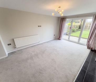 4 bedroom detached house to rent - Photo 3