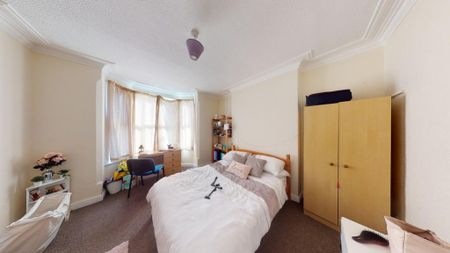 3 bedroom terraced house to rent - Photo 2