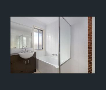 Spacious Family Home - Photo 5