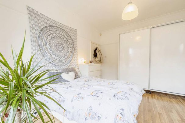 4 bedroom house to rent - Photo 1