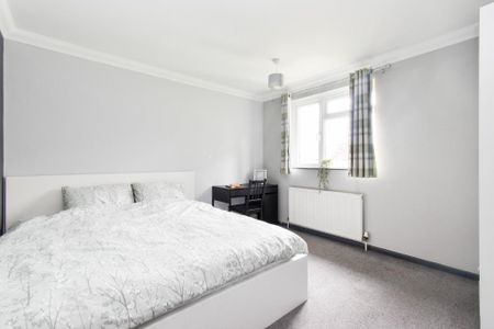 6 bedroom semi-detached house to rent - Photo 5