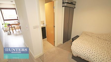 1 bedroom Flat To Let - Photo 4