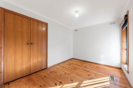 2/1 Broadhurst Avenue, Reservoir - Photo 2