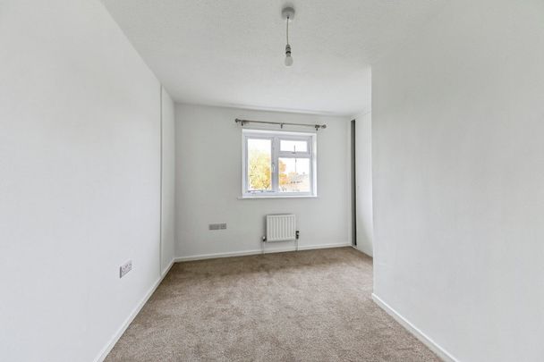 Maltby Close - Photo 1