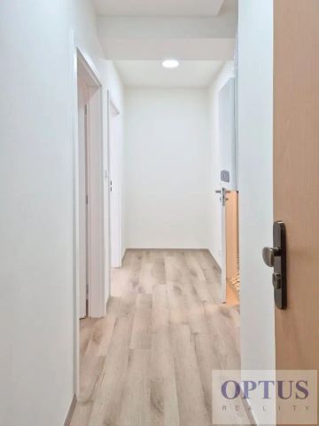 P4 Braník, ul. Za Mlýnem, nezařízený moderní byt 2 + k. k. (46 m - Photo 2