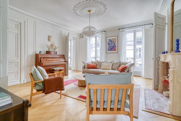 Location Appartement 4 pièces Meublé 140m² PARIS 2ème - Photo 1