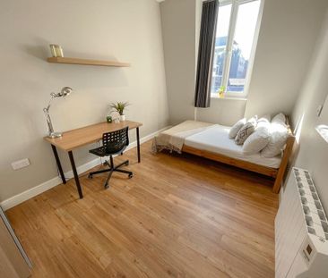 9 bedroom flat to rent - Photo 1