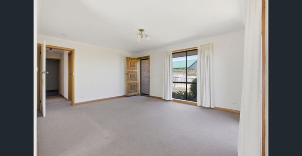 FOR RENT - 2/110 Caroline St - Photo 1