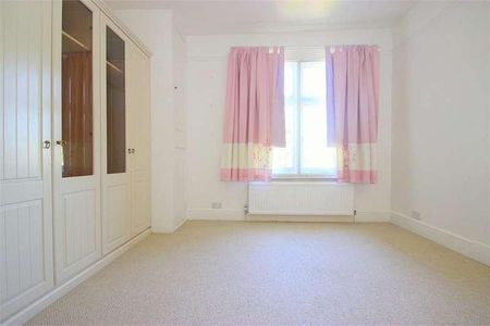 Montagu Road, Datchet, SL3 - Photo 2