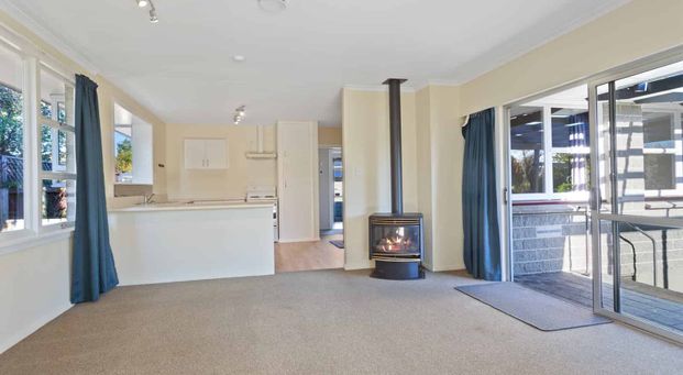 5 Bedroom Family Home in Sockburn - Photo 1