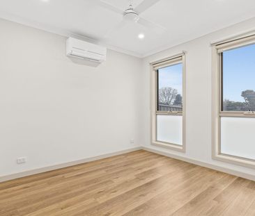 Stylish & spacious three bedroom home - Photo 1