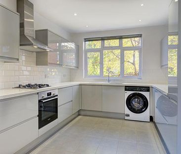 4 bedroom semi-detached house to rent - Photo 1