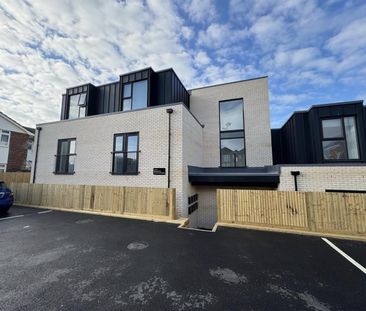 South Coast Road, Peacehaven - Photo 6