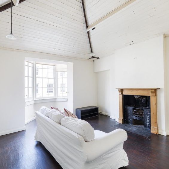 3 Bed House - Photo 1