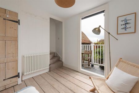 2 bedroom semi-detached house to rent - Photo 3