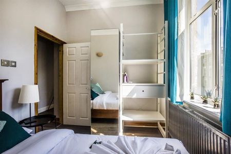 3 bedroom flat to rent - Photo 4