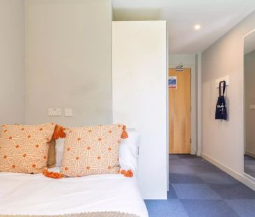 Silver En Suite - Photo 6