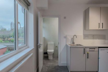 Studio to rent - Photo 2