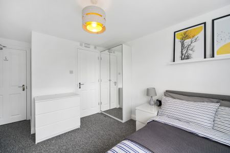 Colwell Drive Room Two - Photo 3