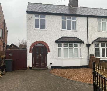 3 bedroom house - semi-detached to rent - Photo 3