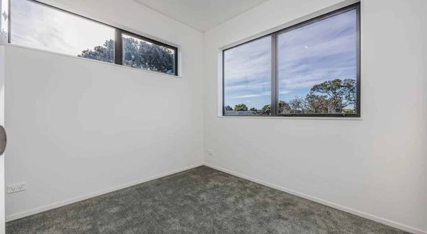 Brand New Beauty in Wattle downs, Manurewa – 40A Innismara Avenue - Photo 1