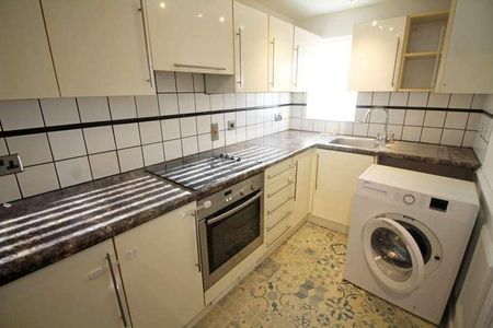 Bolton Road, BL8 - Photo 3