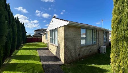 Renovated, Double Glazed! Warm & Cozy! - Photo 4