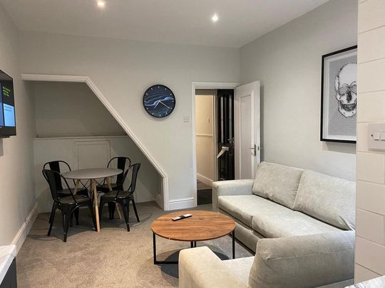 4 bedroom terraced house to rent - Photo 1
