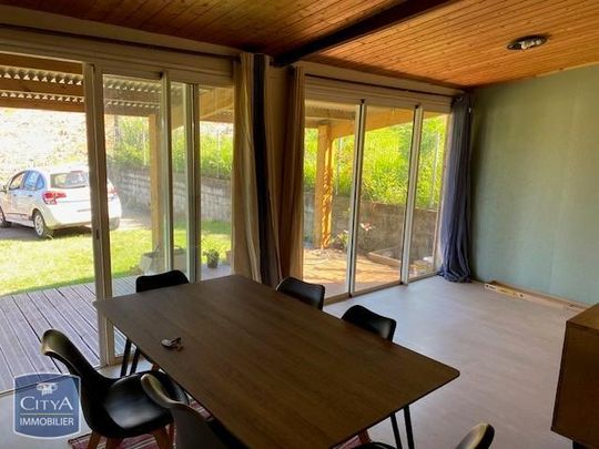 Location Maison 4 pièces 97m² ST JOSEPH 97480 - Photo 1