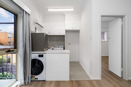 14/82 Campbell Road, Hawthorn East VIC 3123 - Apartment For Rent | Domain - Photo 2