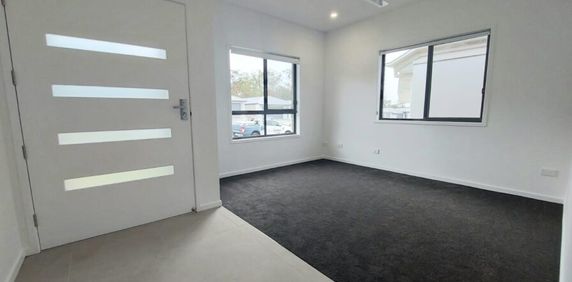 An ultra-modern 4 Bedroom Home - Photo 2