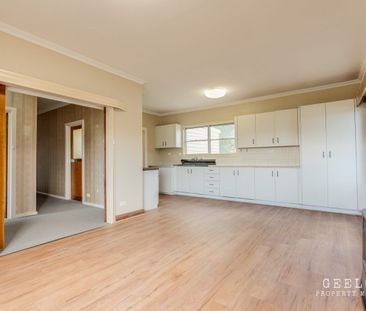 Newcomb Family Home - Photo 3