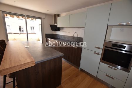 Location Appartement 3 pièces 68m² - Photo 3
