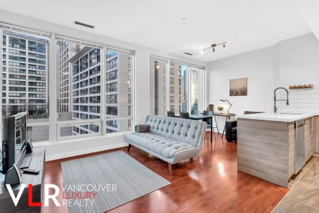 Condo in Downtown Vancouver, BC - Photo 2