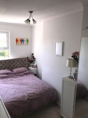 2 Bed Flat, Avenue Park Road, SE27 - Photo 3