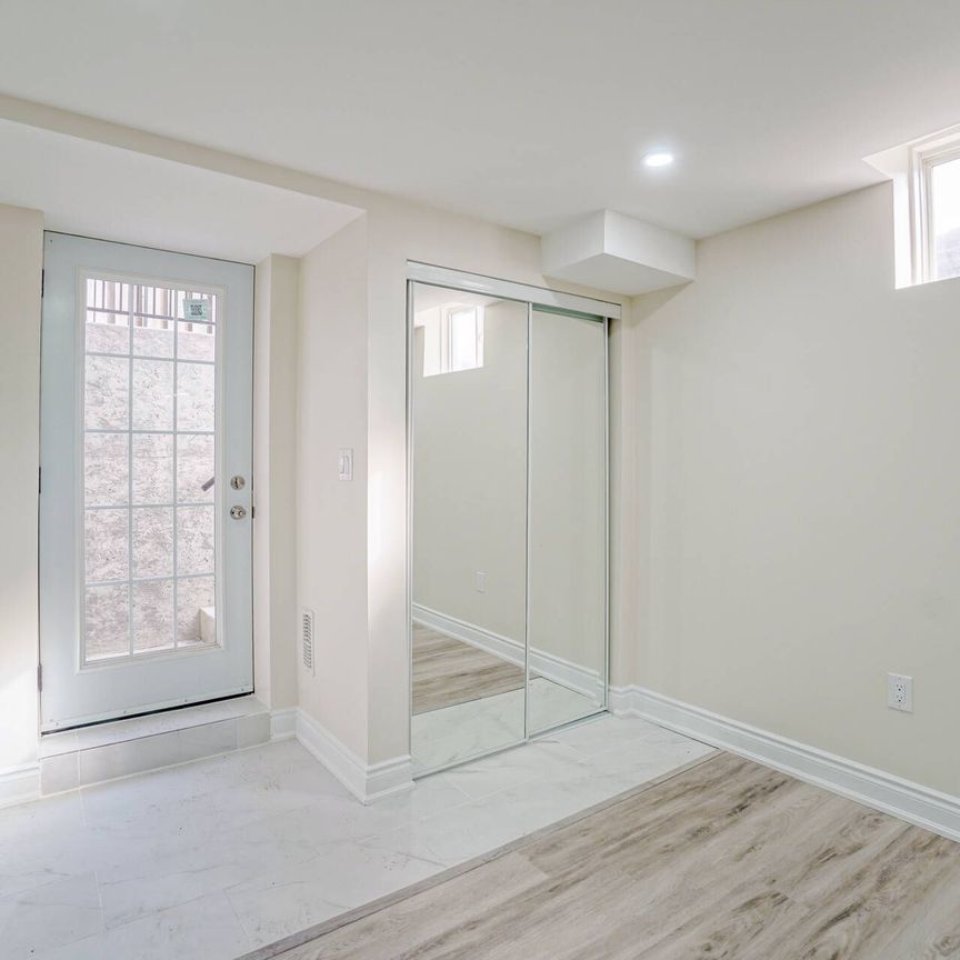 For Lease - 3252 Escada Drive, Mississauga, Ontario - Photo 1