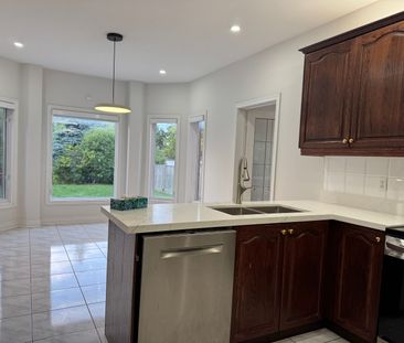 For Lease - 18 Oak Avenue, Richmond Hill, Ontario - Photo 3