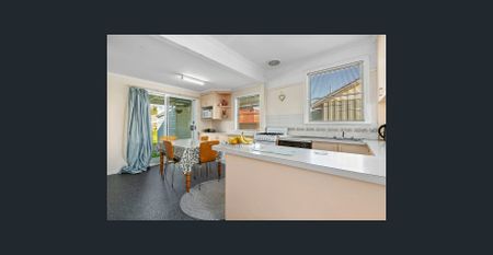 Charming 3-Bedroom Home for Rent in Sale, Victoria - Photo 2