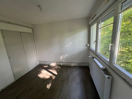 Location - Appartement T2 - 37 m² - Grand-Charmont - Photo 2