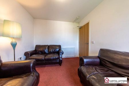 5 bedroom detached house to rent - Photo 2