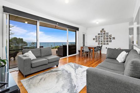 4-Bedroom Home with Stunning 180-Degree Views in Kiama - Photo 5