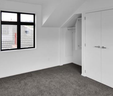 3 Bedroom Townhouse - Photo 3