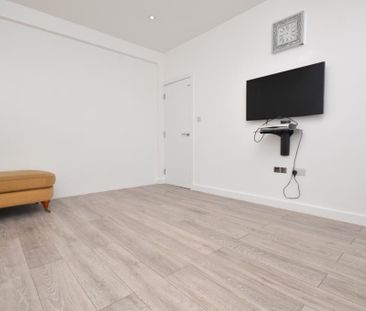 4 bedroom semi-detached house to rent - Photo 1