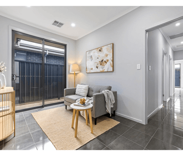 Perfect Family Living in Ideal Location! - Photo 1