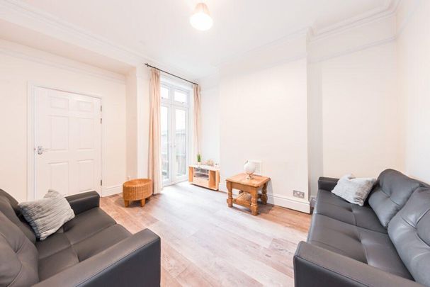 5 bedroom terraced house to rent - Photo 1